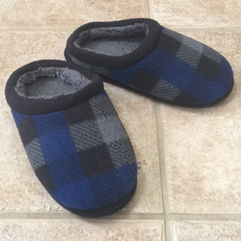 Cuddl Duds Boys Buffalo Check Fleece Slippers